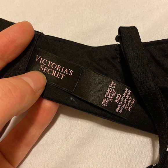 Set of 32D Victoria’s Secret Bras - Picture 2 of 4